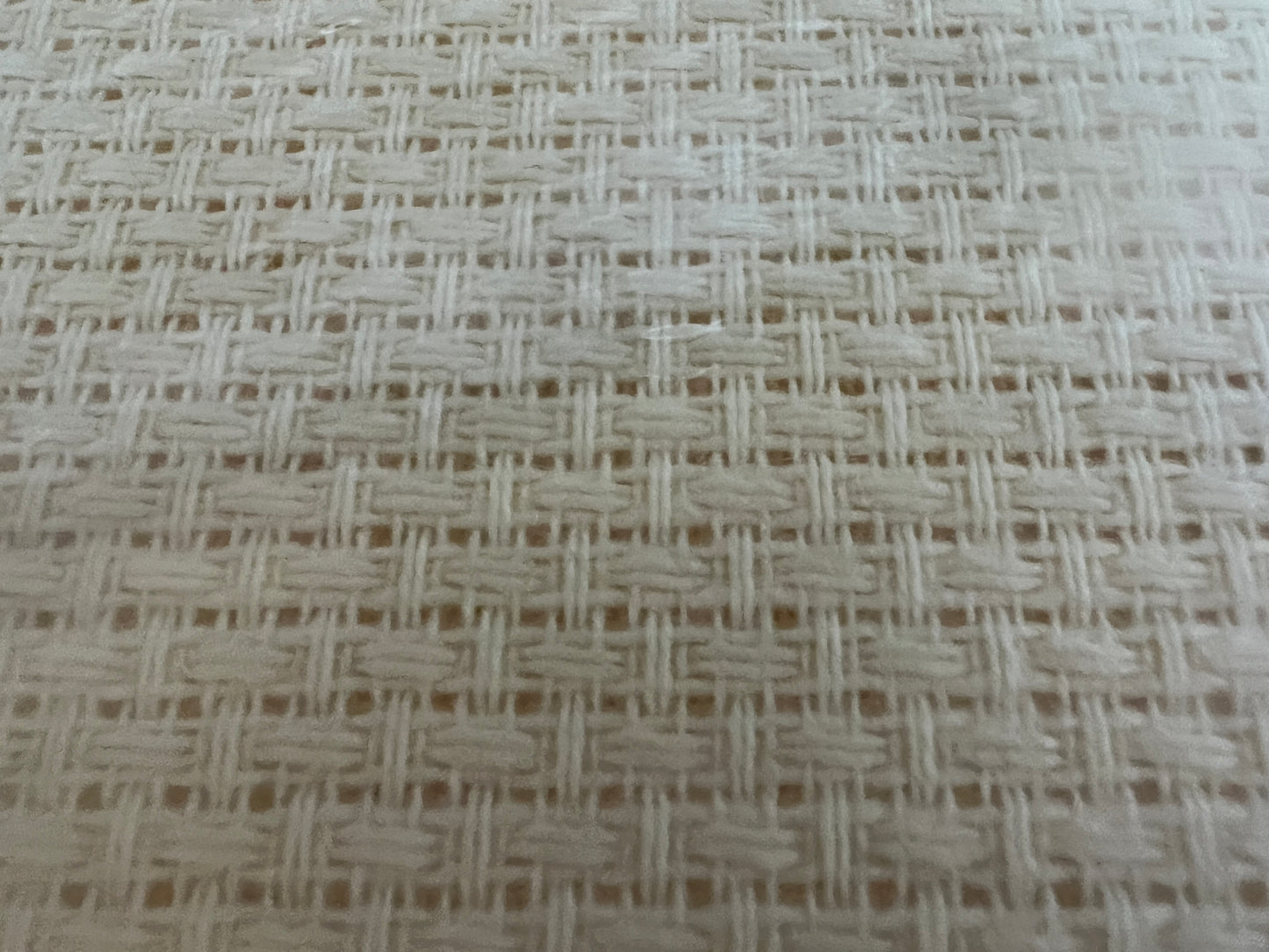 08 COUNT ZWEIGART  RED AIDA 60 CM X 100 CM