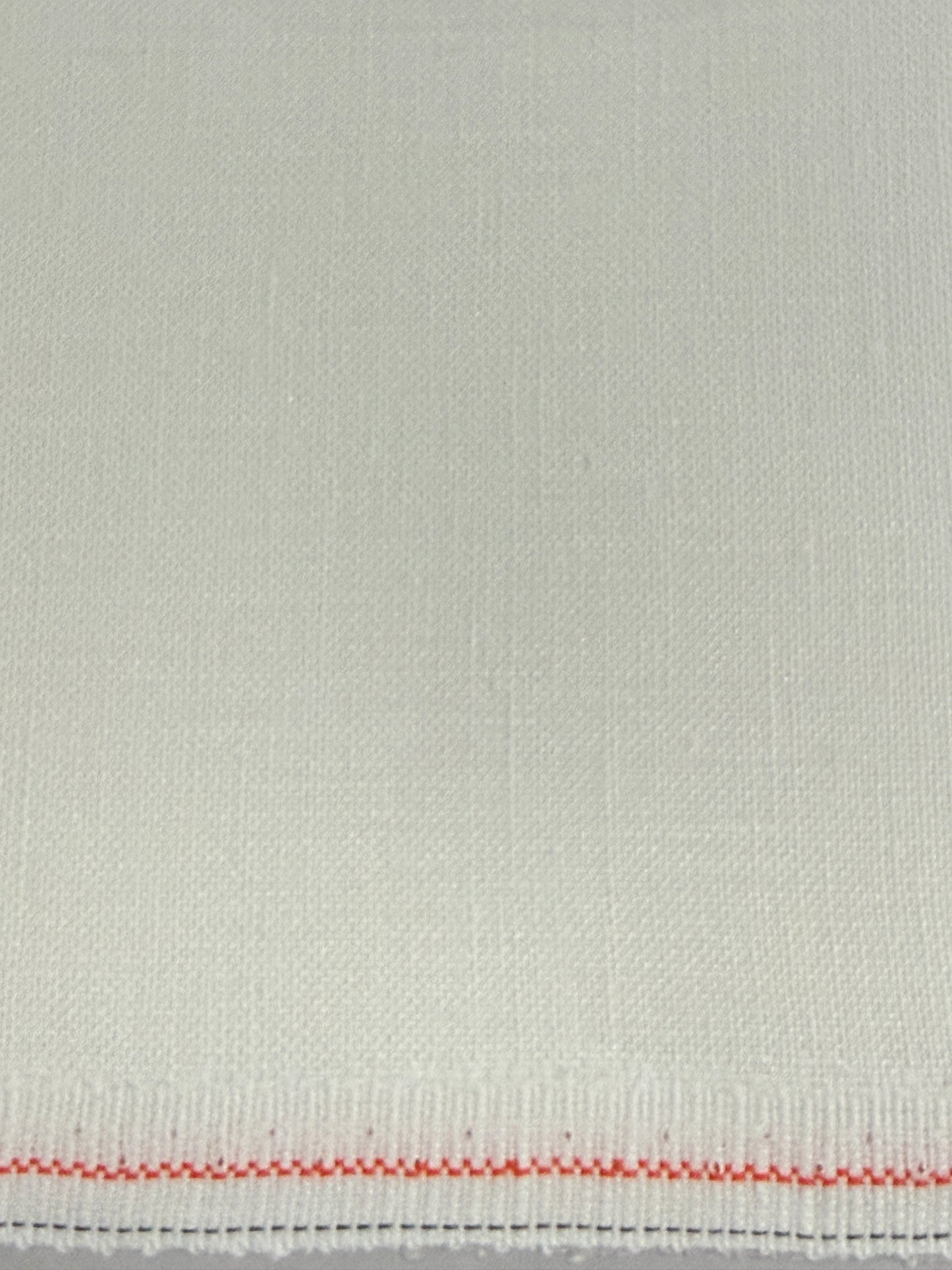 40  COUNT ZWEIGART NEWCASTLE  LINEN PARCHMENT (770)