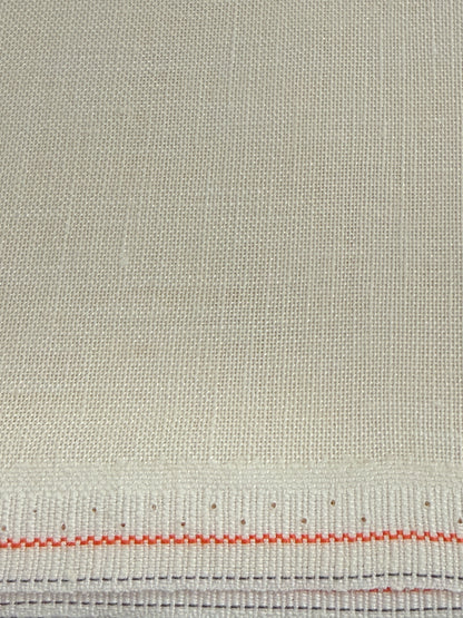 40  COUNT ZWEIGART NEWCASTLE  LINEN PARCHMENT (770)