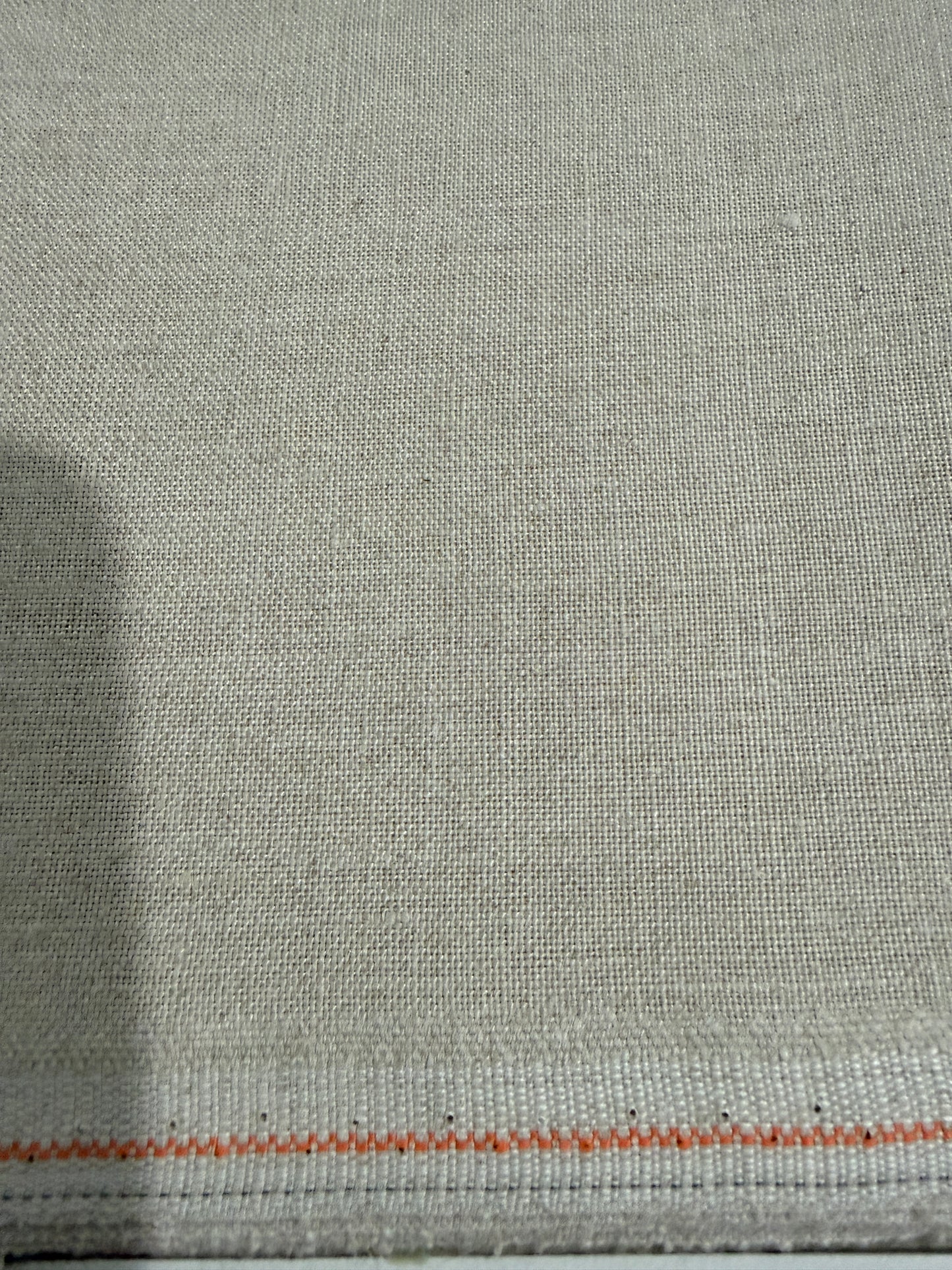 40  COUNT ZWEIGART NEWCASTLE  LINEN PARCHMENT (770)