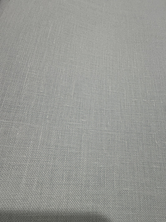 40  COUNT ZWEIGART NEWCASTLE  LINEN PALE BLUE (7106)