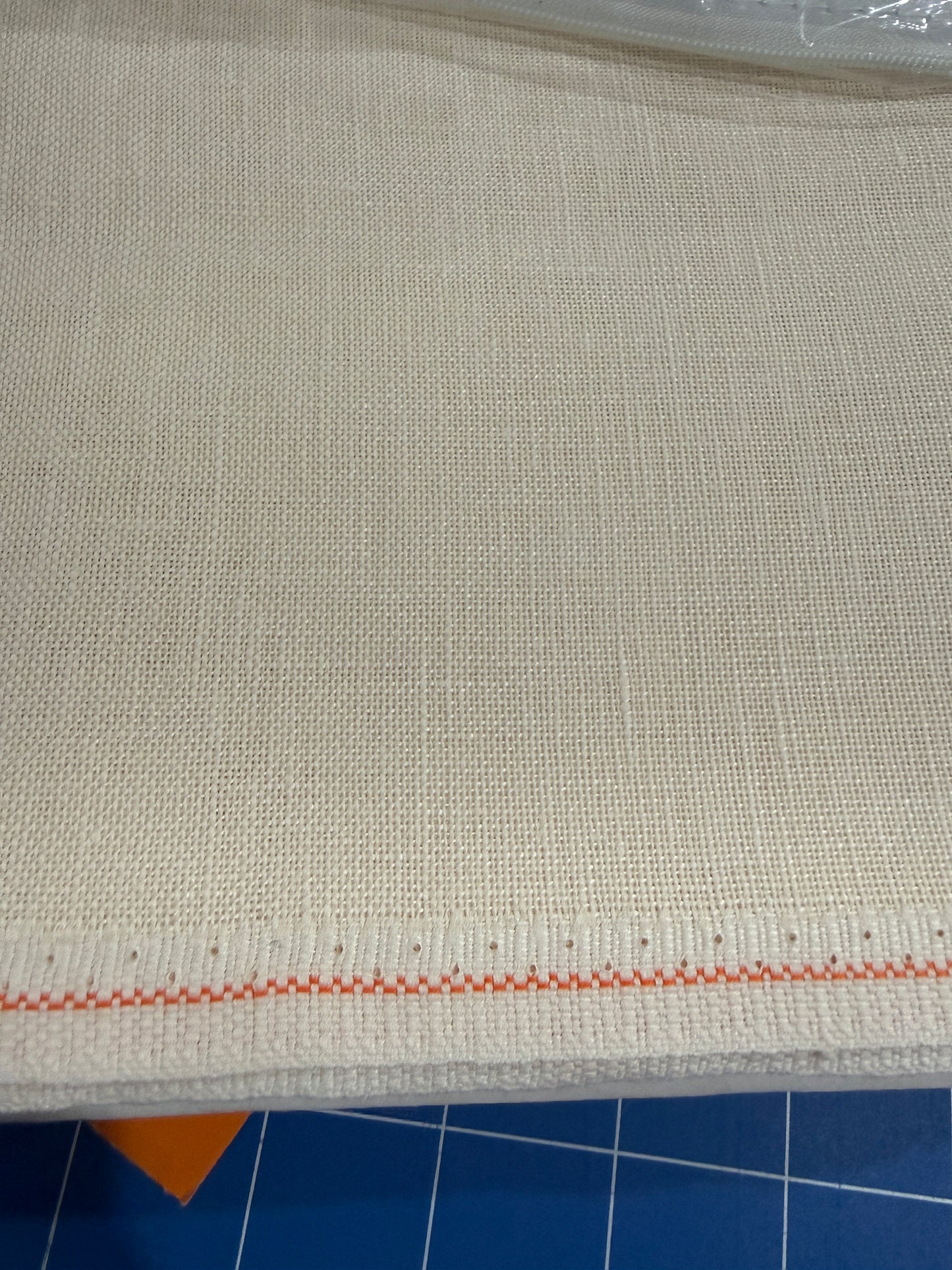 32 COUNT ZWEIGART BELFAST LINEN 32 COUNT PALE BLUE (562)