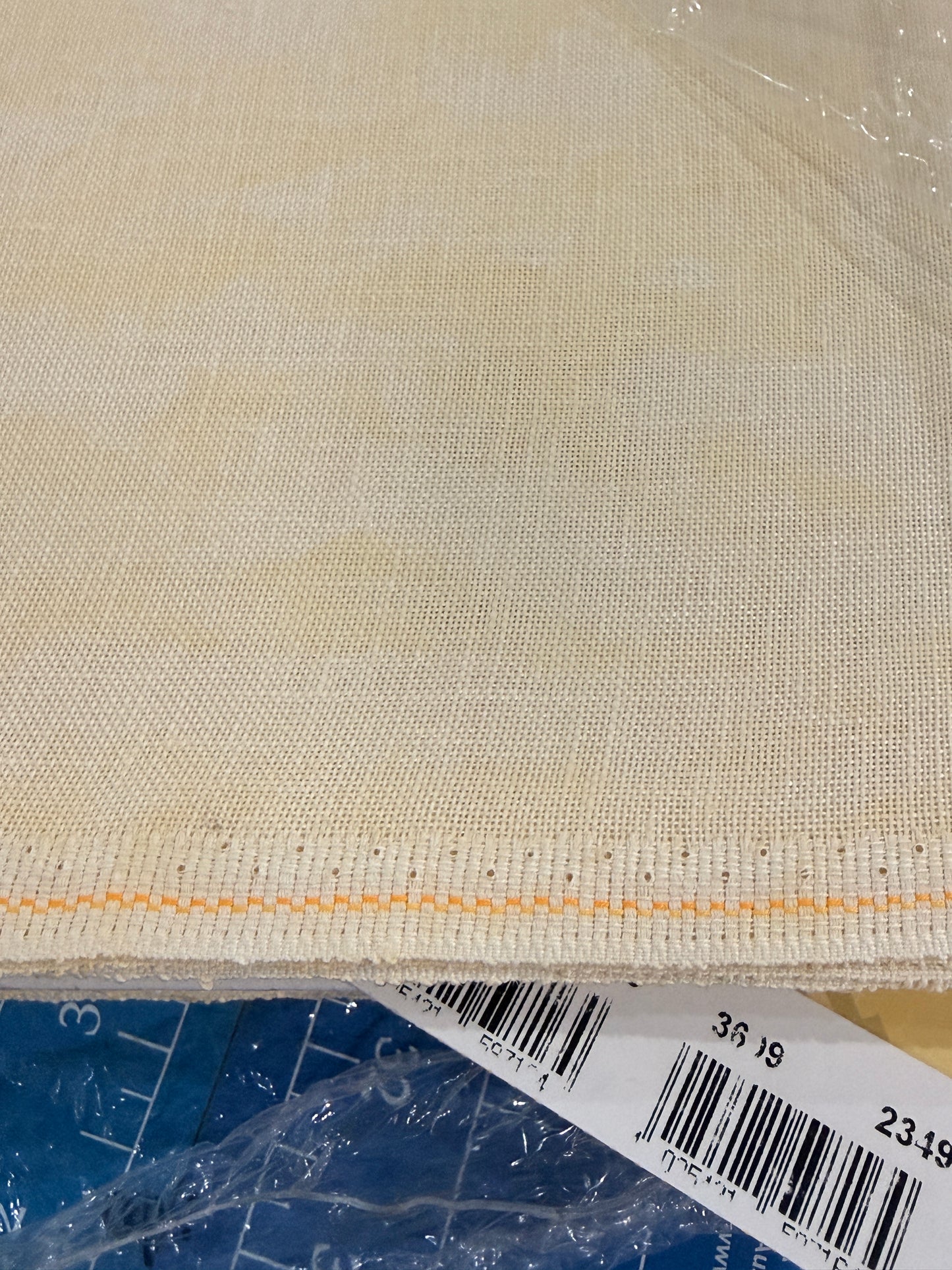 32 COUNT ZWEIGART BELFAST LINEN 32 COUNT VINTAGE PINK (4213)