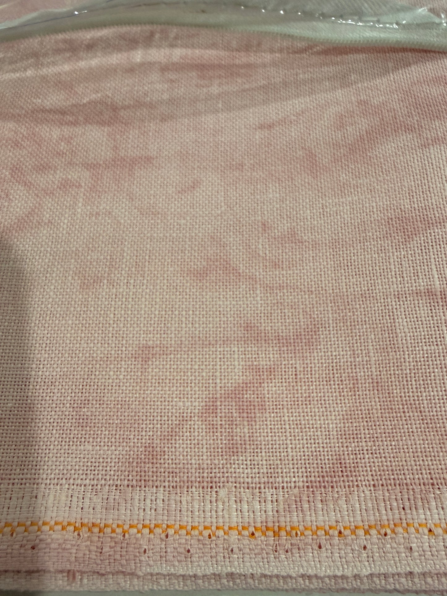 32 COUNT ZWEIGART BELFAST LINEN 32 COUNT VINTAGE PINK (4213)