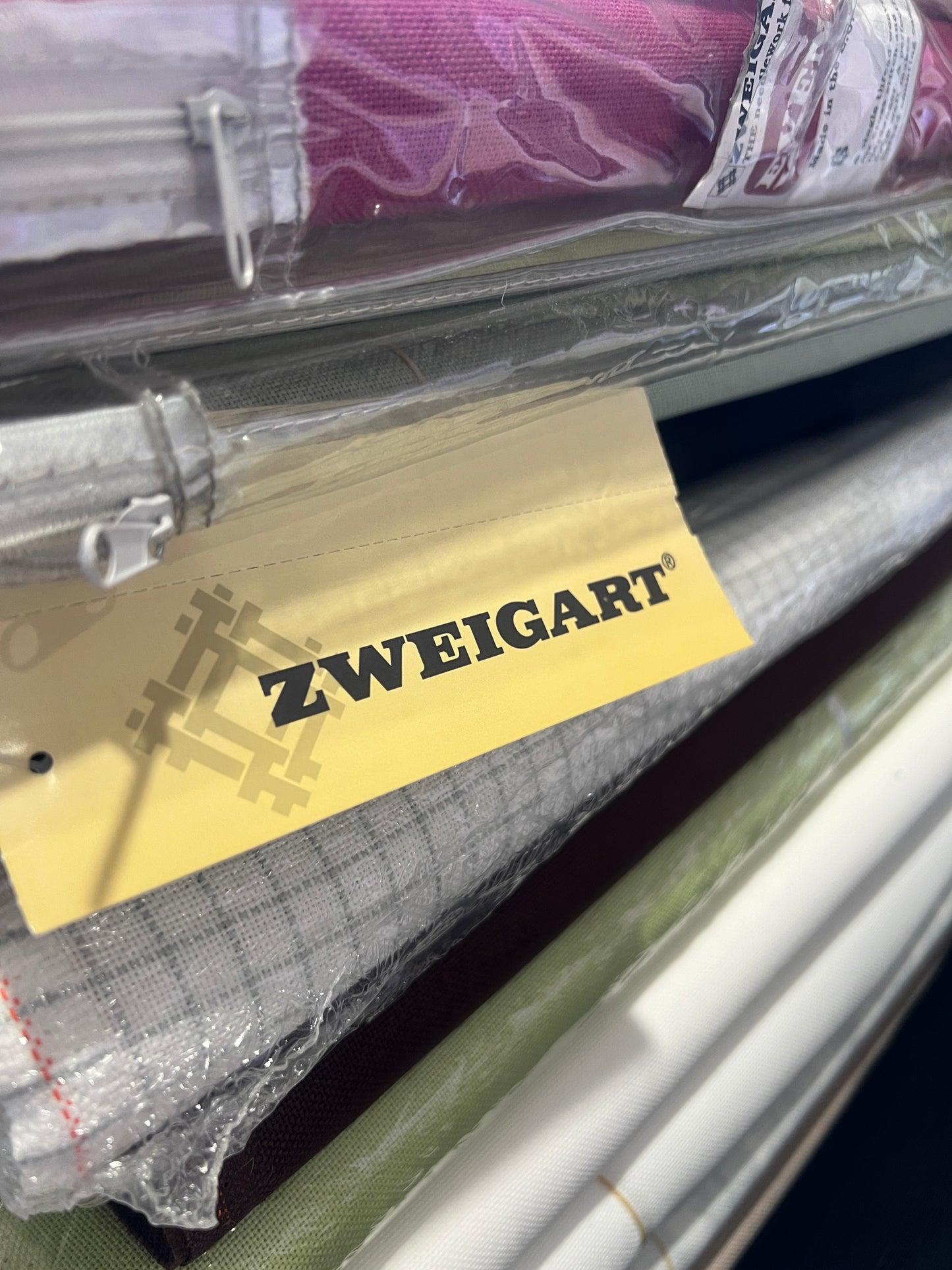 25 COUNT ZWEIGART EVENWEAVE LUGANA VINTAGE BLUE (7139)