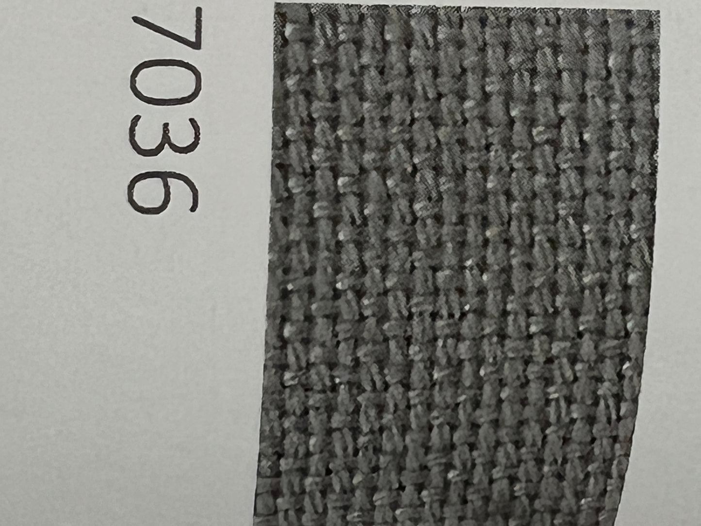 25 COUNT ZWEIGART EVENWEAVE LUGANA VINTAGE BLUE (7139)