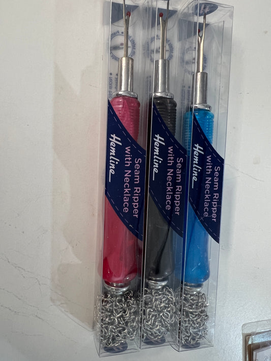 HEM LINE SEAM RIPPER WITH MAGNETIC NECKLACE CHAIN